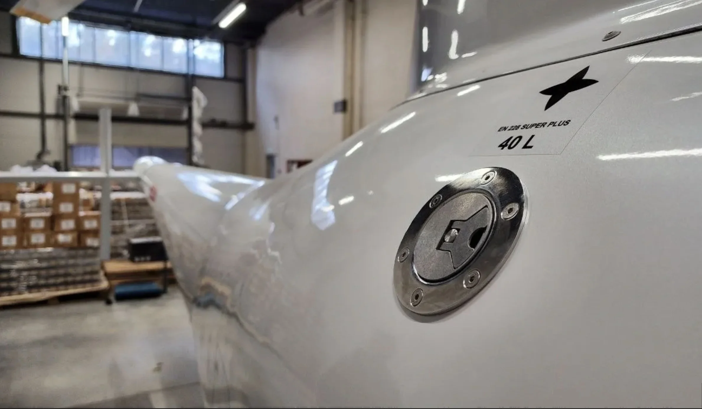 SKYRINO fuel tank detail